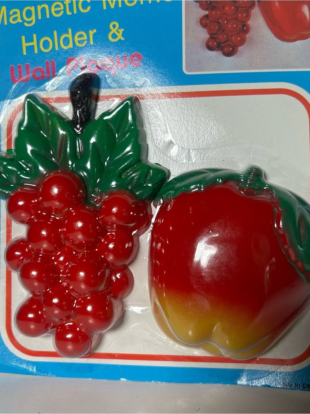Large 3D Fruit Magnets Grapes Apple Retro Kitchen Wall Plaque Memo Holders NOS